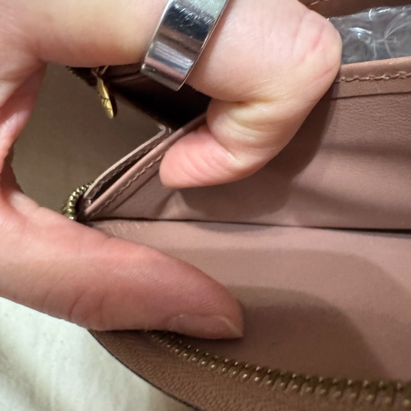 Louis Vuitton Vernis Zippy Wallet - Picture 13 of 13